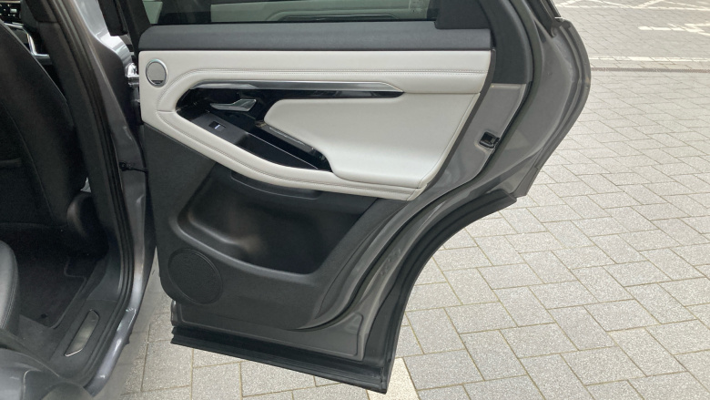 Land Rover Range Rover Evoque 2.0 D200 R-Dynamic SE 5dr Auto Diesel Hatchback